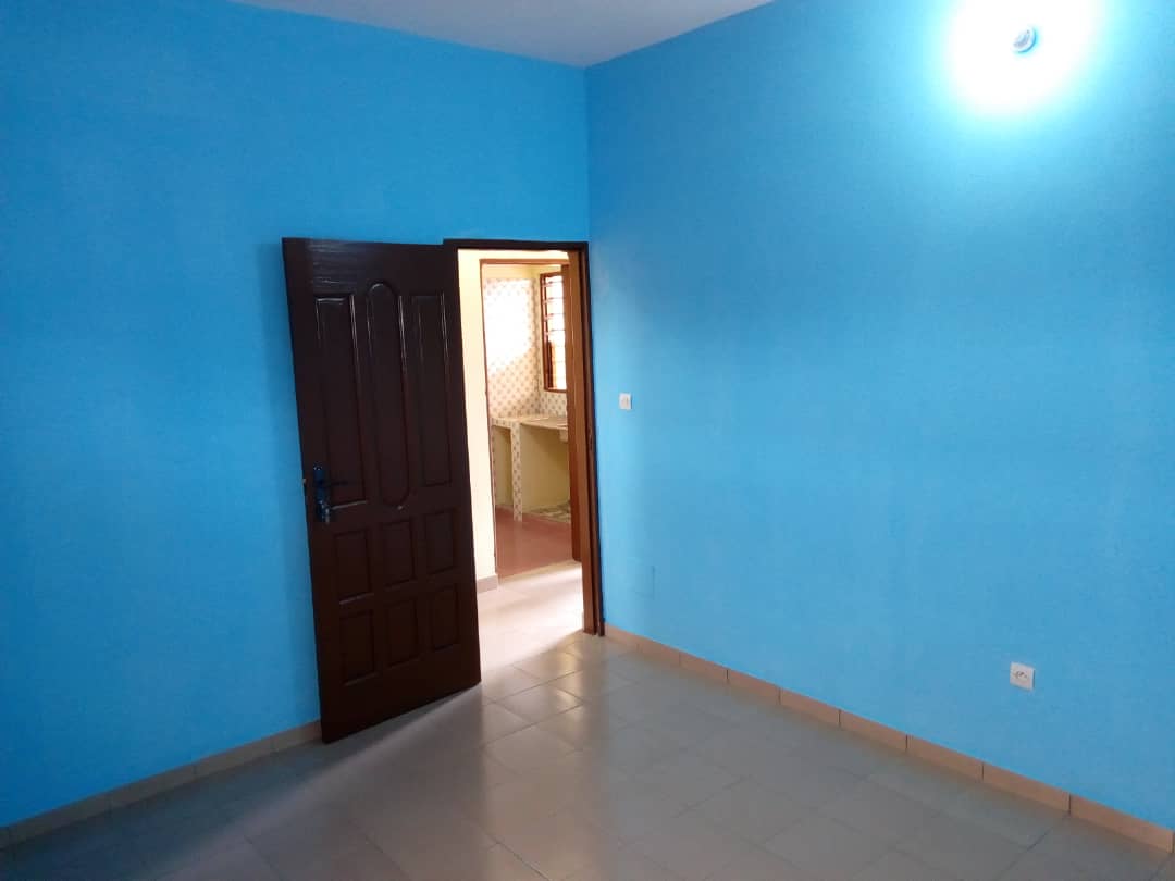 N° 4297 :
                            Chambre salon à louer , Adidogome, Lome, Togo : 40 000 XOF/mois